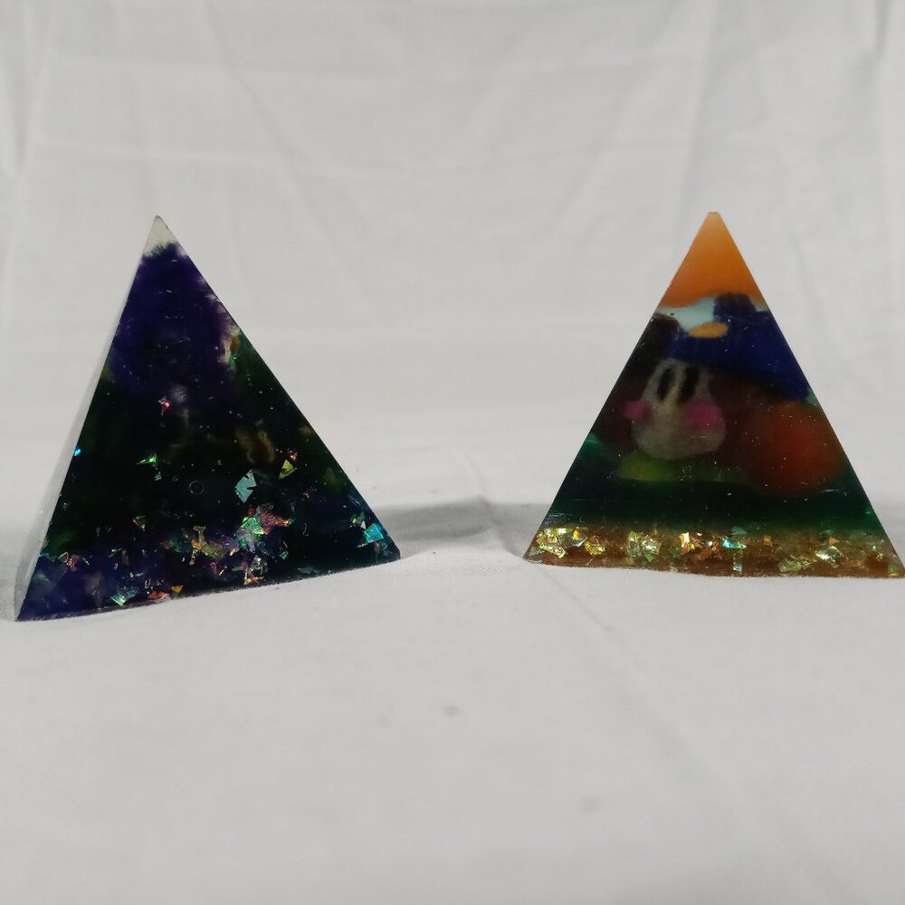 2 Cute Handmade Resin 3D Art Triangles *NEW*